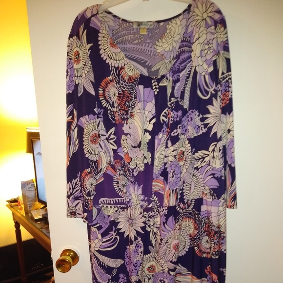 Dress - Picture 1 of 2